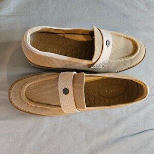 Vivaia Francesca Round-Toe Platform Chunky Heel Loafers